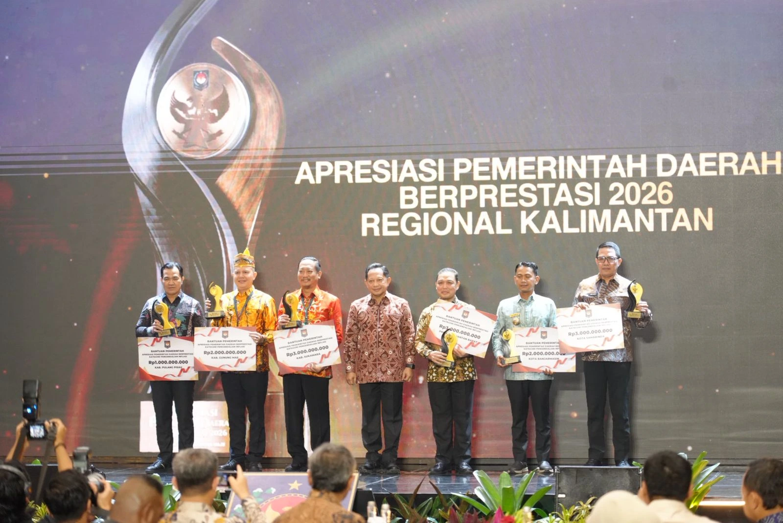 Borong Dua Penghargaan Bergengsi, Gubernur Kalbar Ria Norsan Berhasil Kendalikan Inflasi dan Inovasi Pembiayaan Kreatif